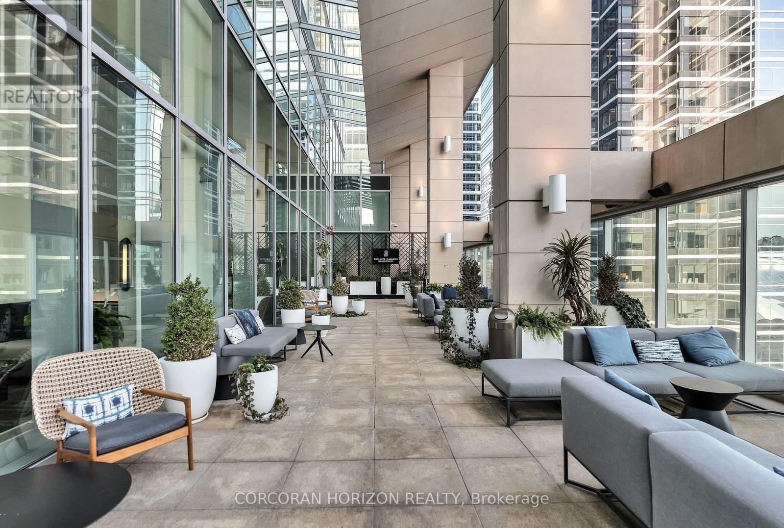 2403 - 183 Wellington Street W, Toronto, Ontario  M5V 0A1 - Photo 38 - C12447989