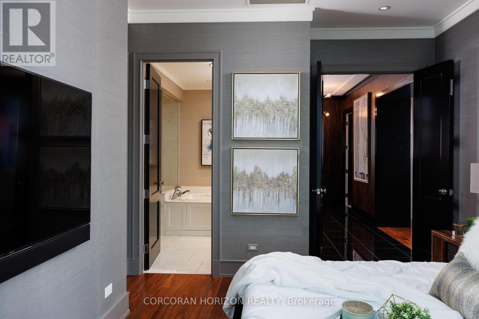 2403 - 183 Wellington Street W, Toronto, Ontario  M5V 0A1 - Photo 27 - C12447989