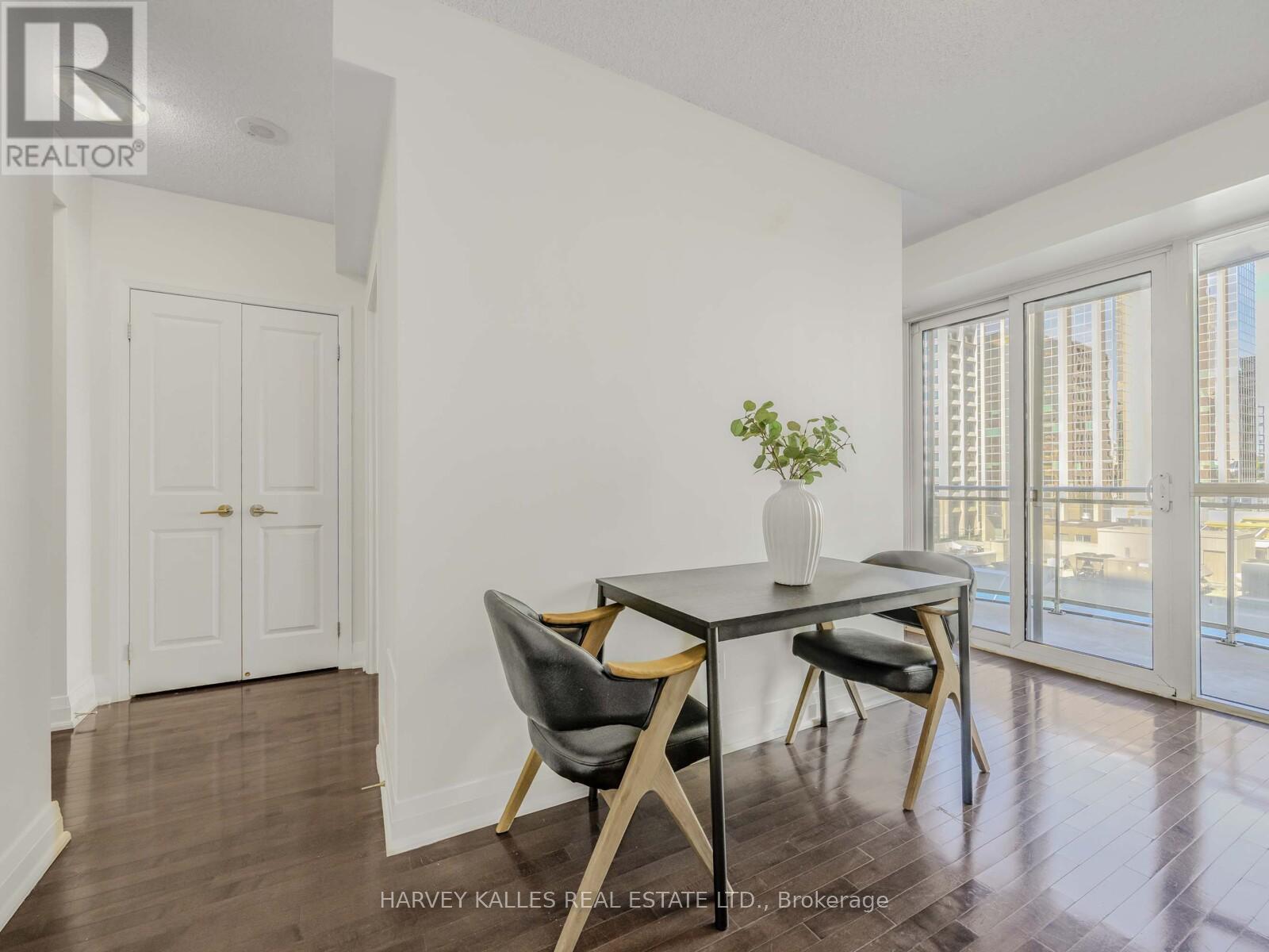 606 - 1430 Yonge Street, Toronto, Ontario M4T 1Y6 - Photo 11 - C12446888