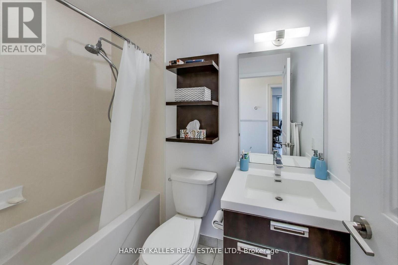 3609 - 28 Ted Rogers Way, Toronto, Ontario  M4Y 2J4 - Photo 6 - C12450453