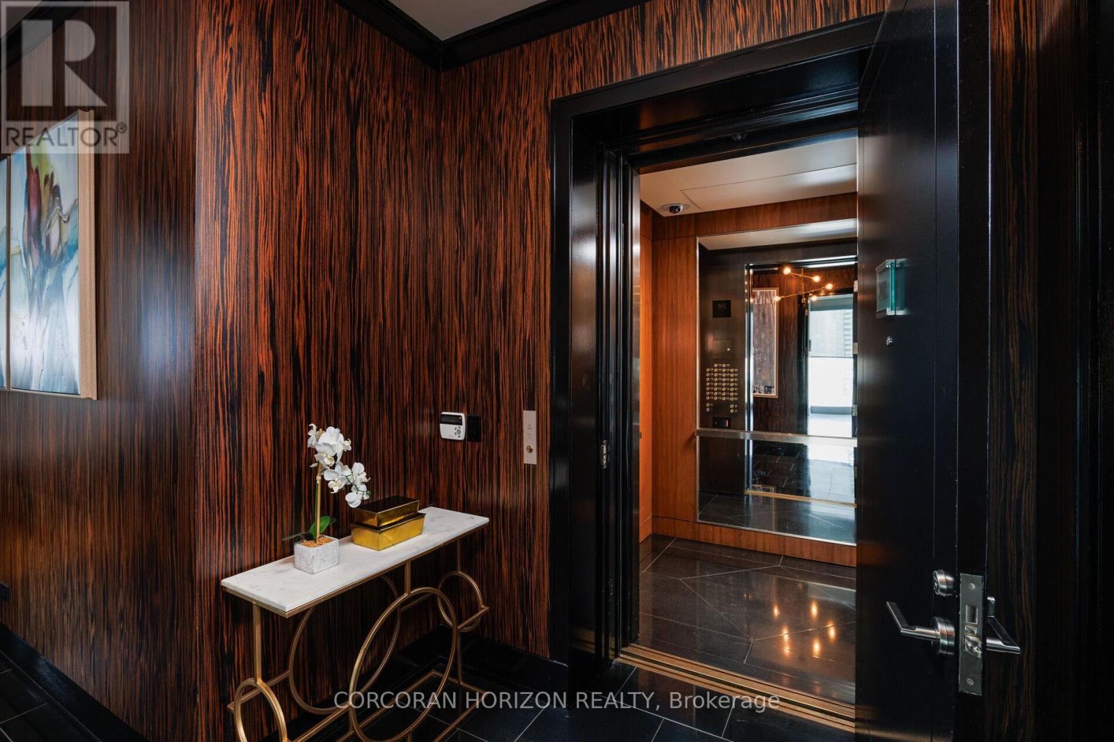 2403 - 183 Wellington Street W, Toronto, Ontario  M5V 0A1 - Photo 2 - C12447989