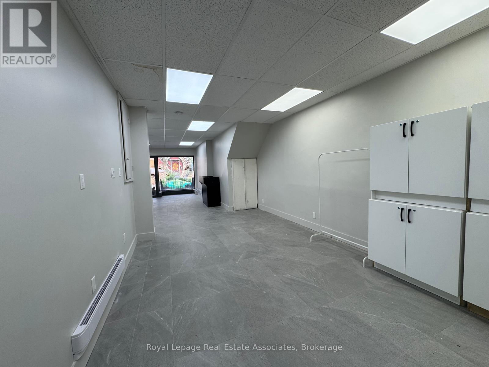 Main Level - 283 Augusta Avenue, Toronto, Ontario M5T 2M1 - Photo 2 - C12487557