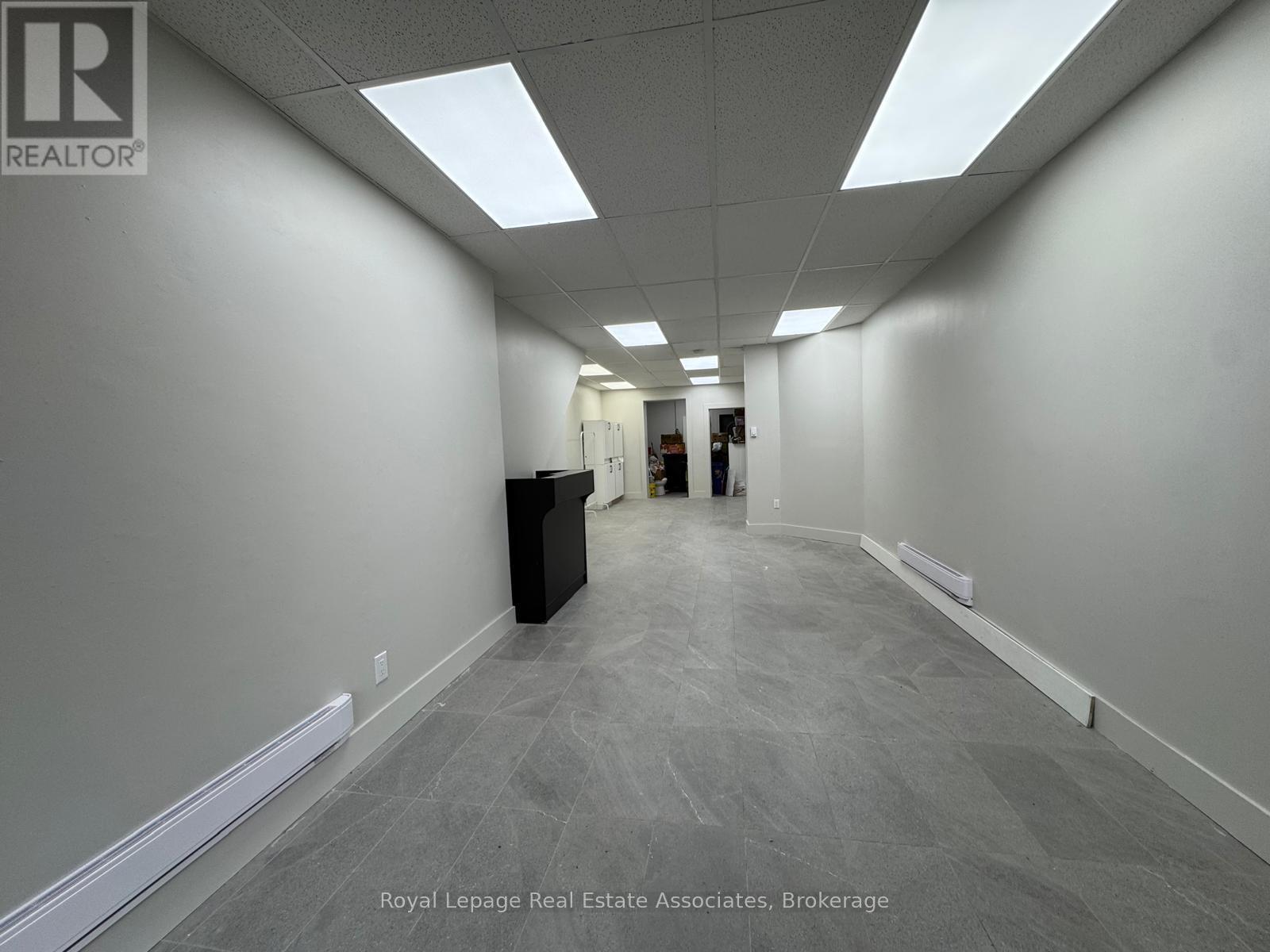 Main Level - 283 Augusta Avenue, Toronto, Ontario M5T 2M1 - Photo 3 - C12487557