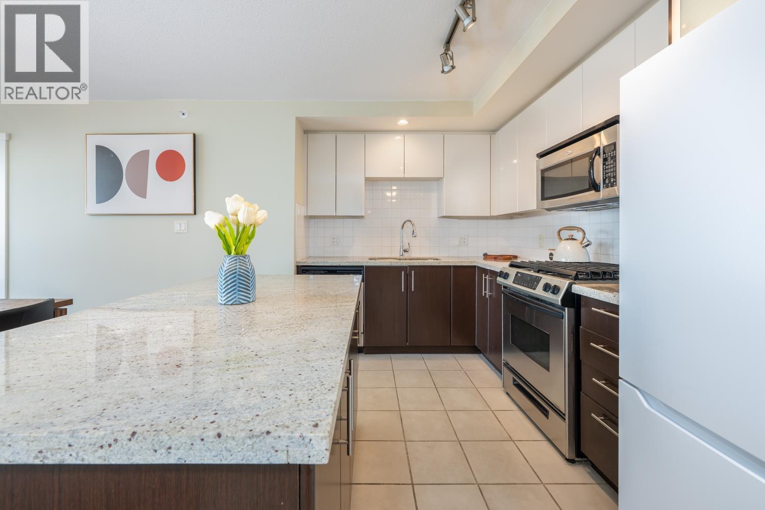 2608 2289 Yukon Crescent, Burnaby, British Columbia  V5C 0B2 - Photo 6 - R3071330