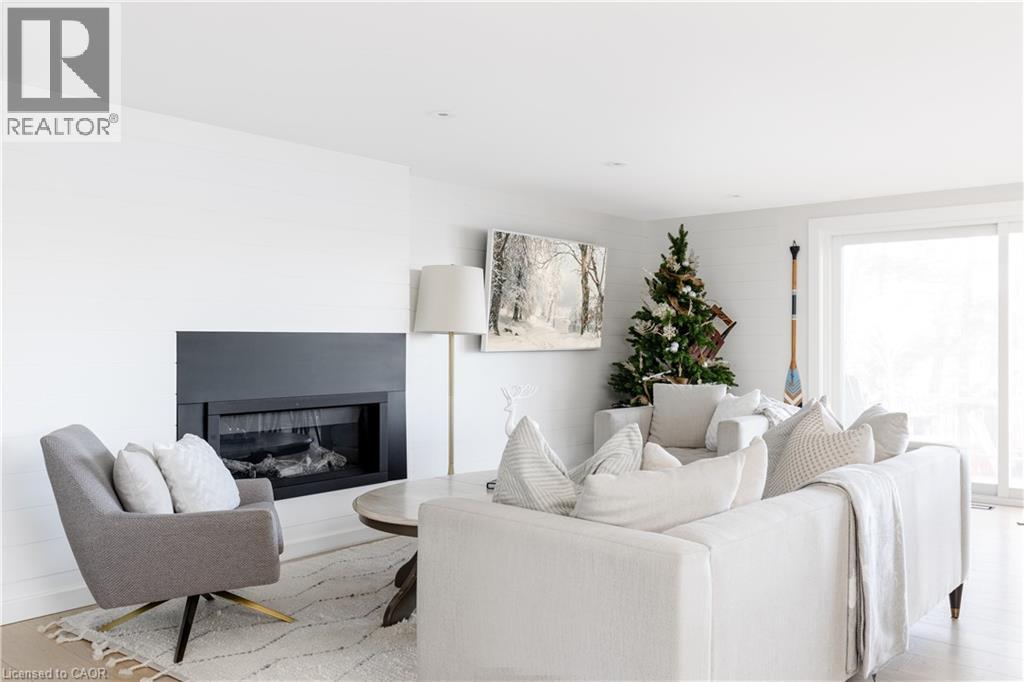 2872 Muskoka Road 118 W, Muskoka Lakes, Ontario P0B 1J0 - Photo 2 - 40791477