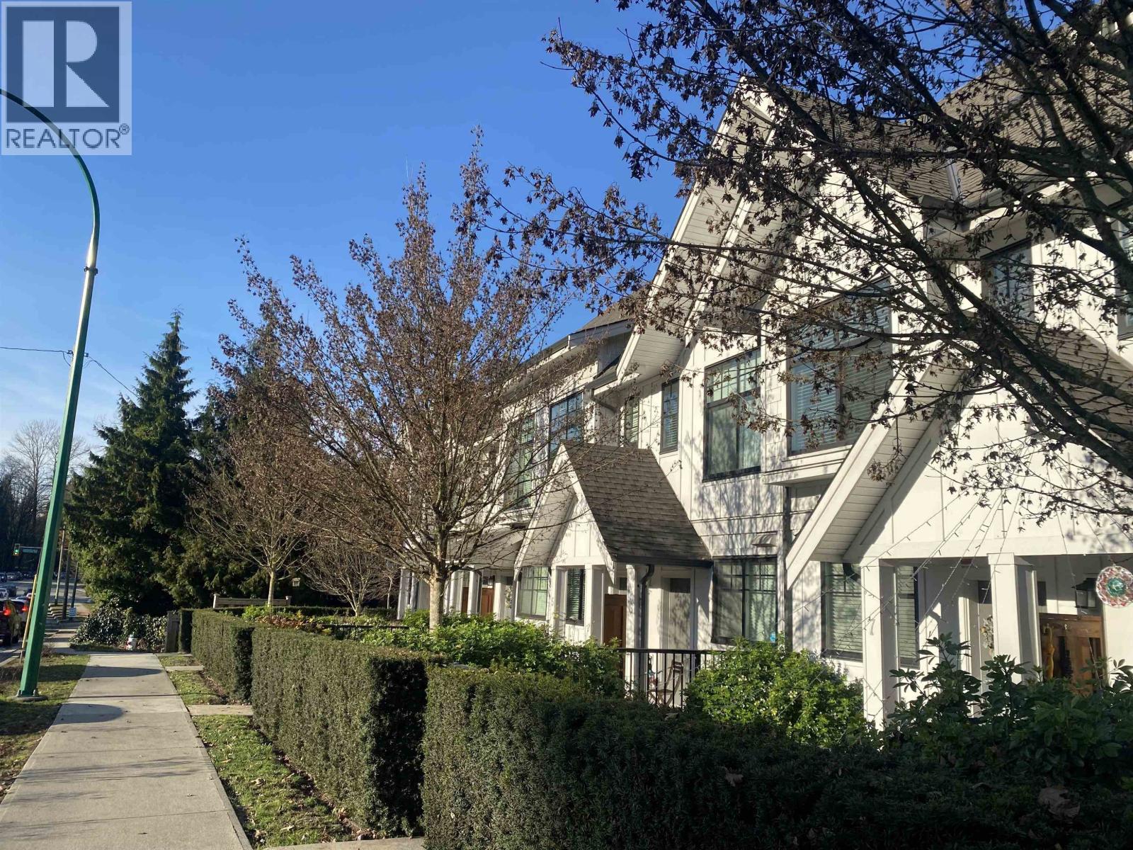 7 5122 Canada Way, Burnaby, British Columbia  V5E 0C3 - Photo 2 - R3069035