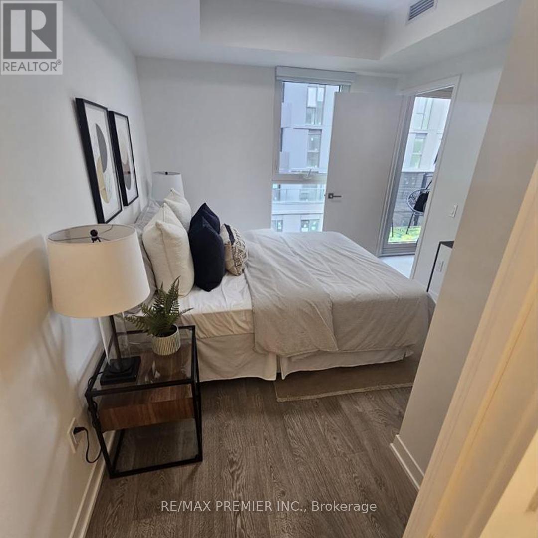 325 - 500 WILSON AVENUE, Toronto, Ontario