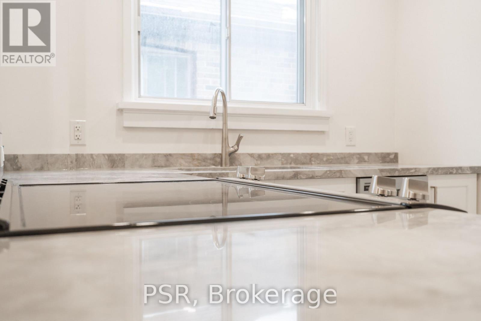 Main Fl - 25 Coulson Avenue, Toronto, Ontario  M4V 1Y3 - Photo 4 - C12591512