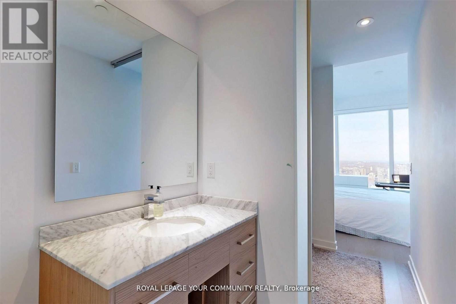 4803 - 488 University Ave Avenue, Toronto, Ontario  M5G 0C1 - Photo 17 - C12591678