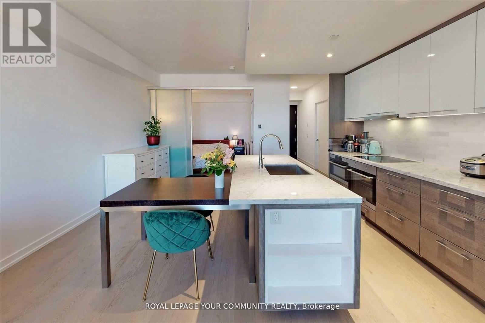 4803 - 488 University Ave Avenue, Toronto, Ontario  M5G 0C1 - Photo 9 - C12591678