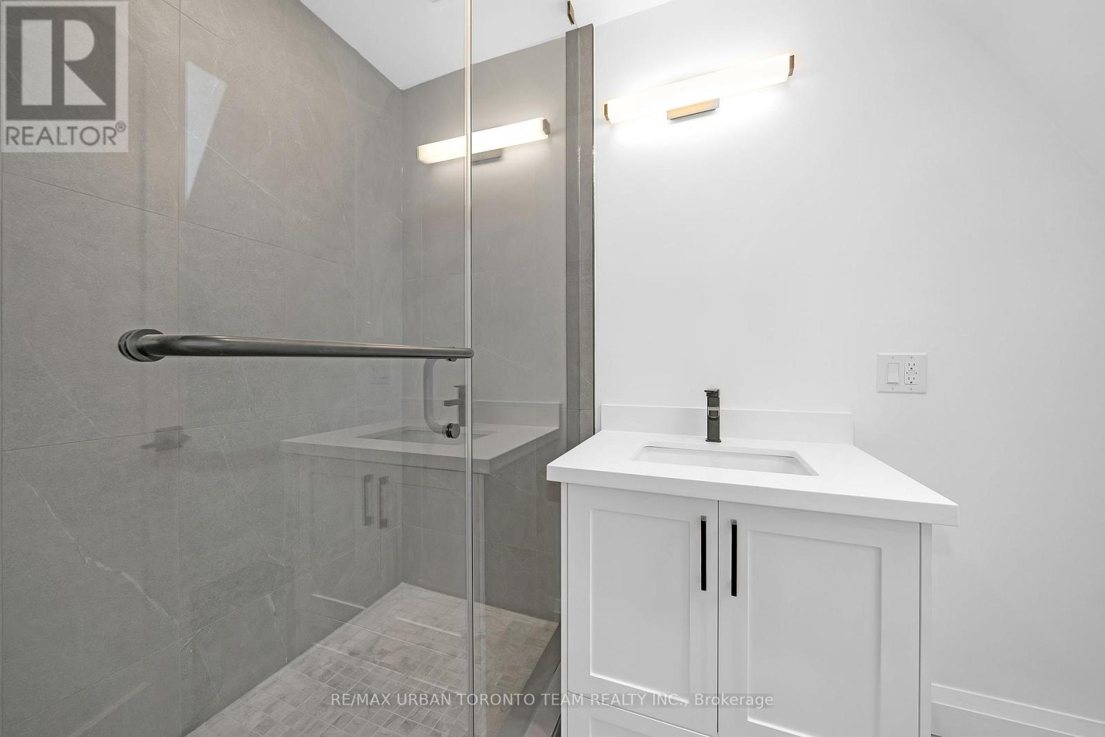 Third - 474 Montrose Avenue, Toronto, Ontario  M6G 3H1 - Photo 8 - C12591654