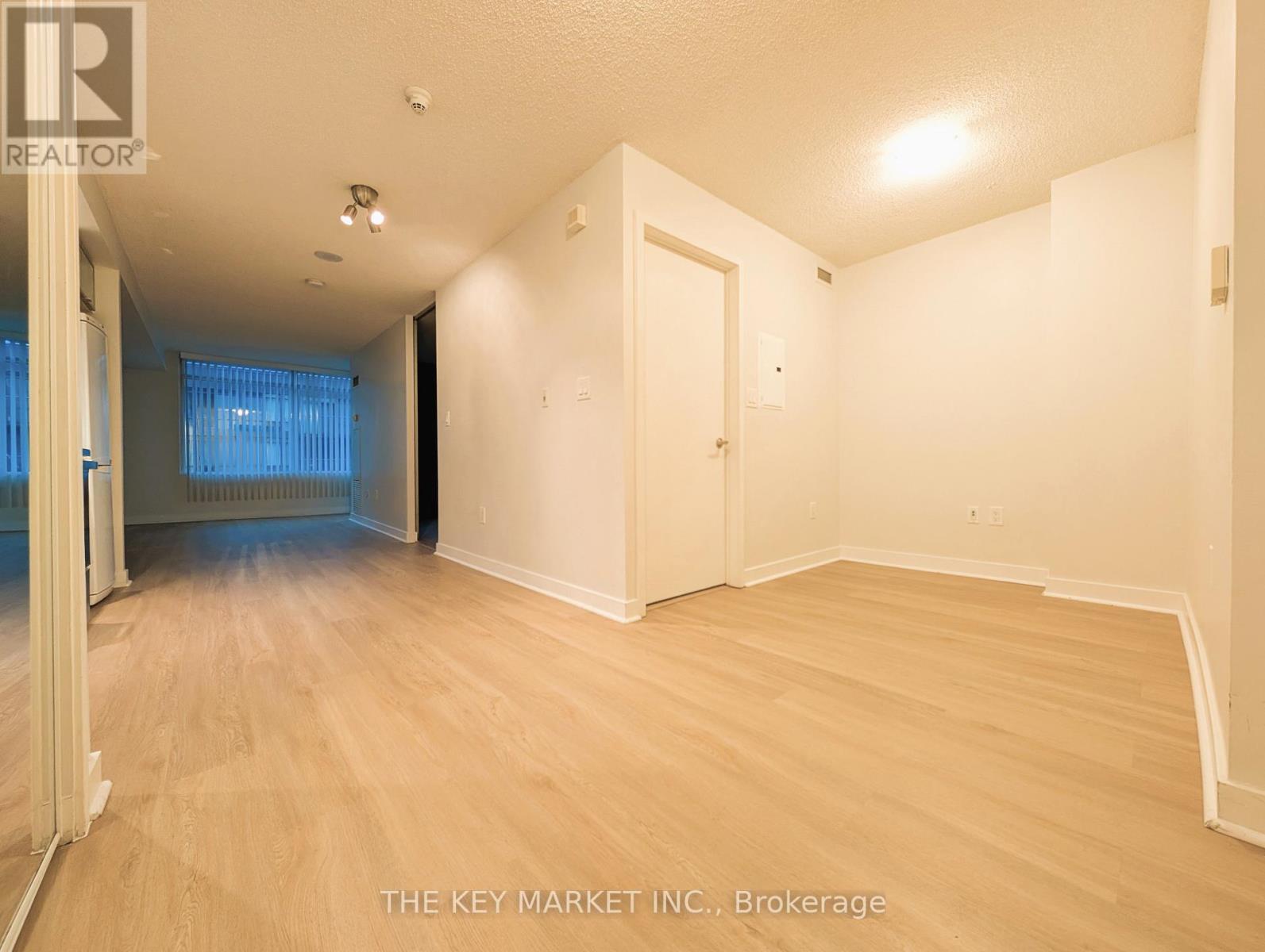 1805 - 25 Telegram Mews, Toronto, Ontario  M5V 3Z1 - Photo 5 - C12591700