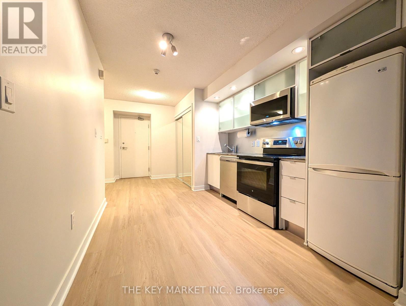 1805 - 25 Telegram Mews, Toronto, Ontario  M5V 3Z1 - Photo 10 - C12591700