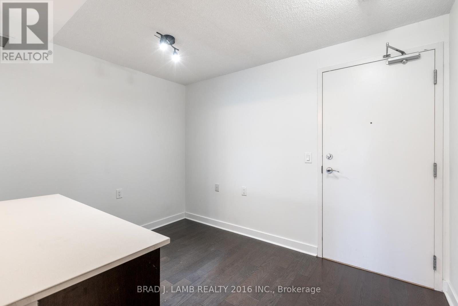 1011 - 320 Richmond Street, Toronto, Ontario  M5A 1P9 - Photo 2 - C12591798