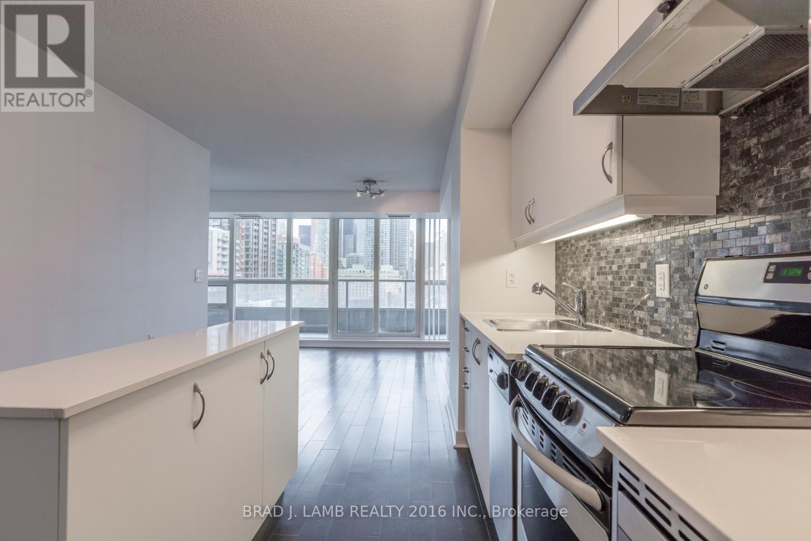 1011 - 320 Richmond Street, Toronto, Ontario  M5A 1P9 - Photo 6 - C12591798