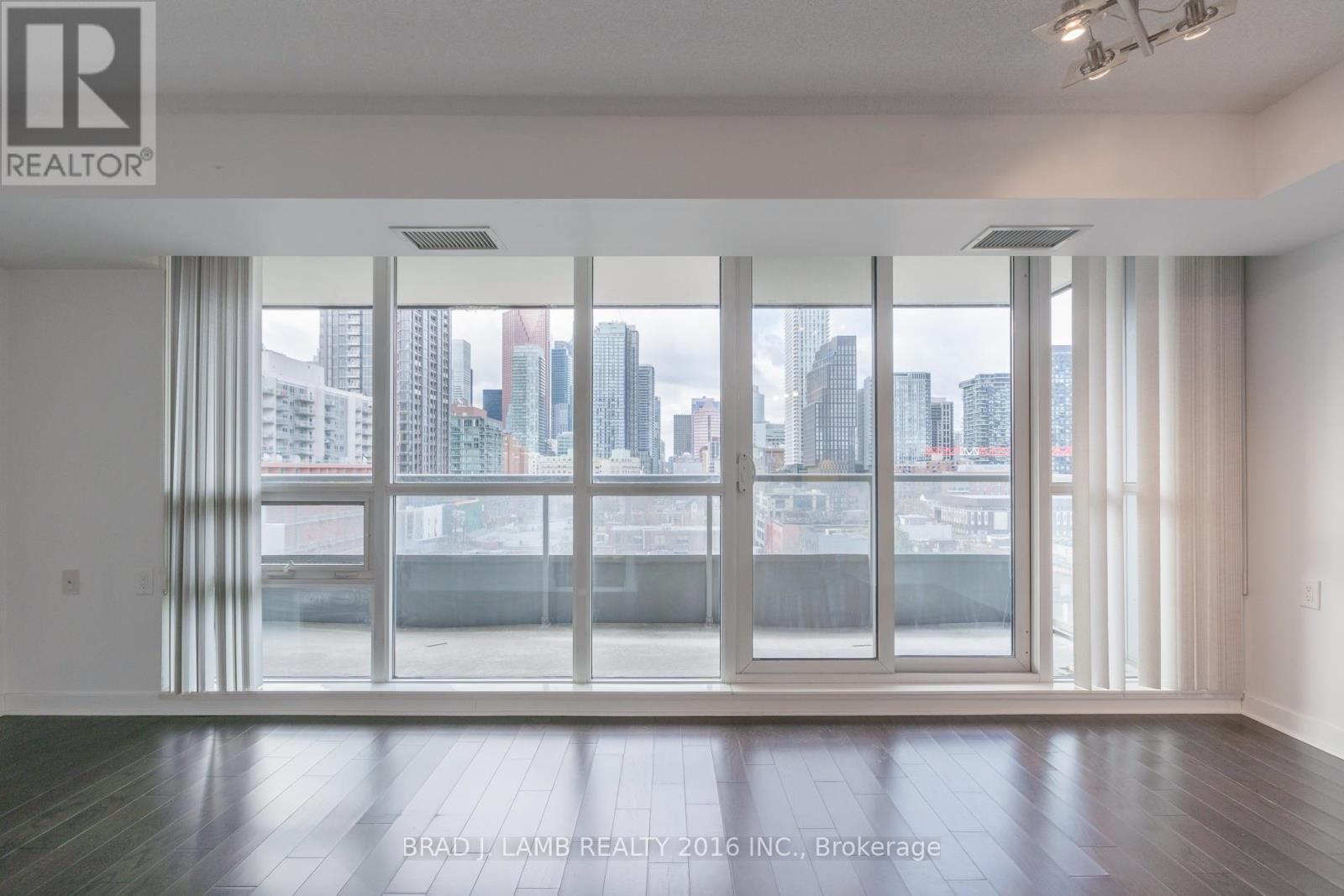 1011 - 320 RICHMOND STREET, Toronto, Ontario