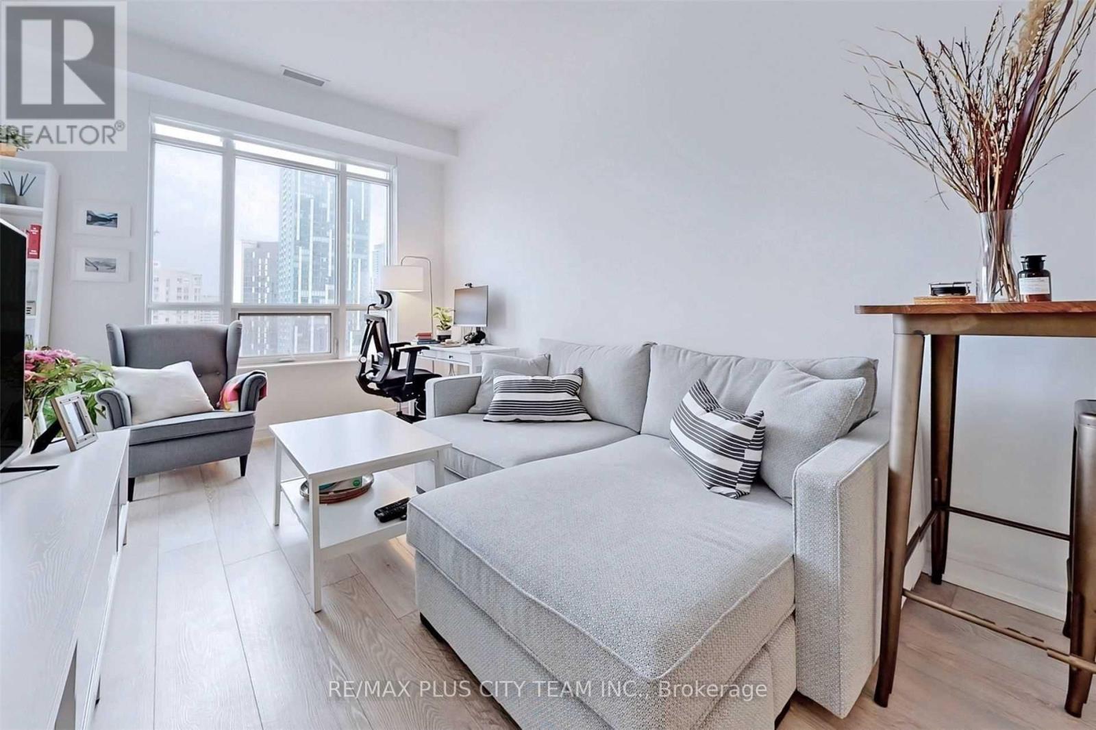 2208 - 88 Scott Street, Toronto, Ontario  M5E 0A9 - Photo 2 - C12592034