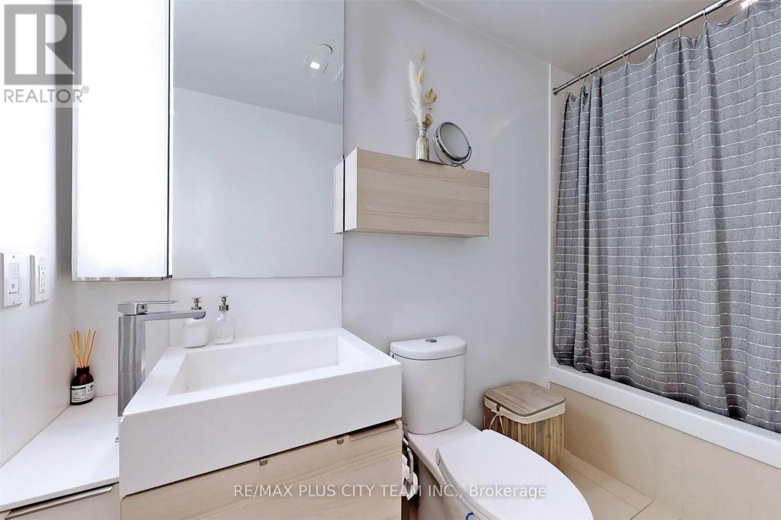 2208 - 88 Scott Street, Toronto, Ontario  M5E 0A9 - Photo 16 - C12592034