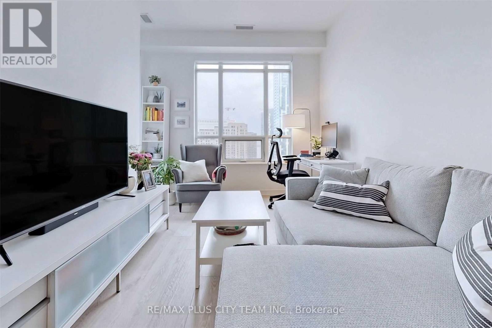 2208 - 88 Scott Street, Toronto, Ontario  M5E 0A9 - Photo 3 - C12592034