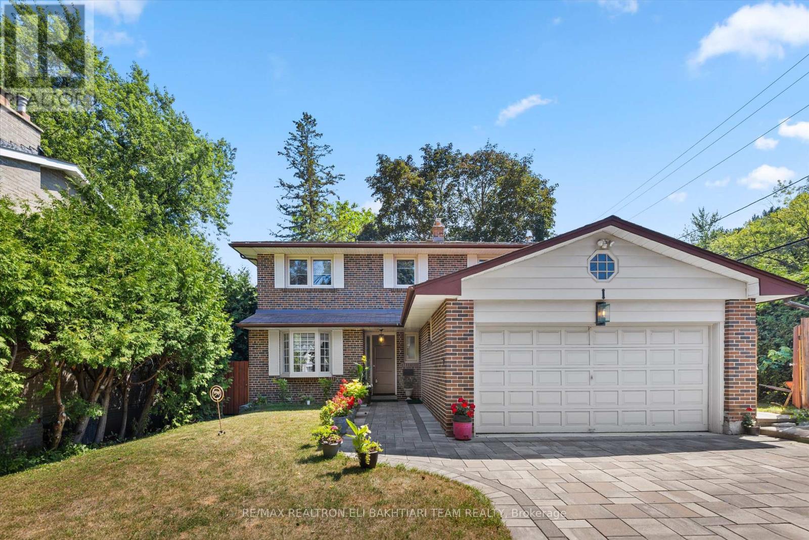 1 Donmac Drive, Toronto, Ontario  M3B 1N4 - Photo 2 - C12592224