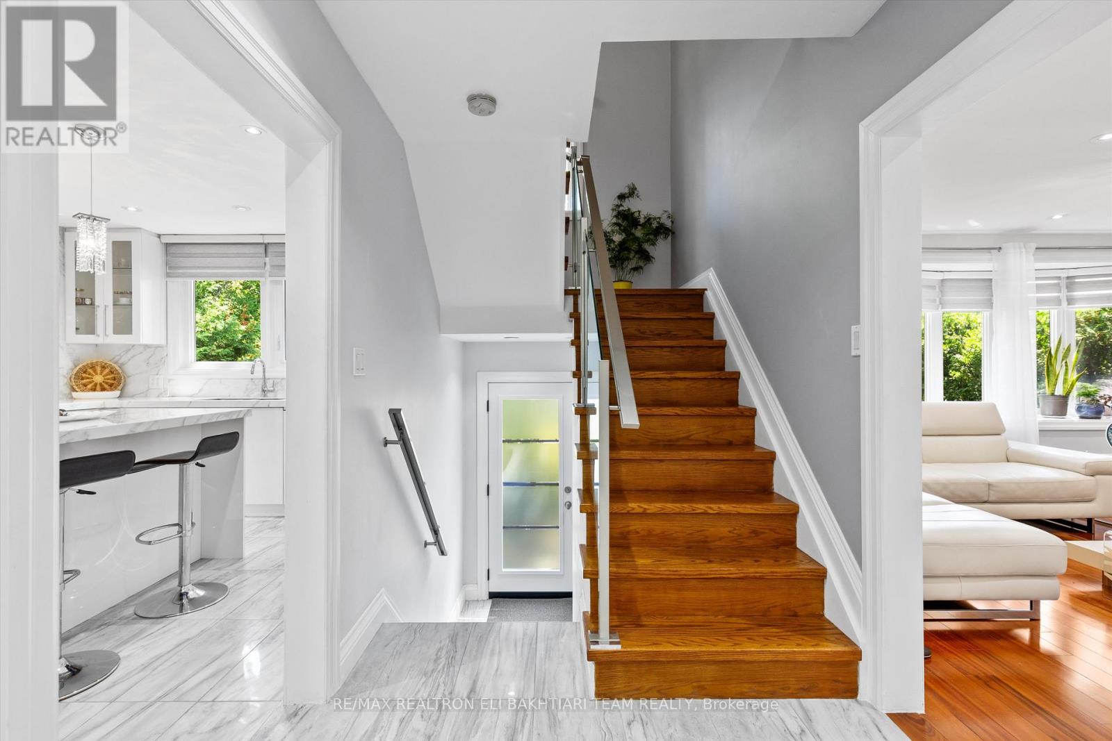 1 Donmac Drive, Toronto, Ontario  M3B 1N4 - Photo 8 - C12592224