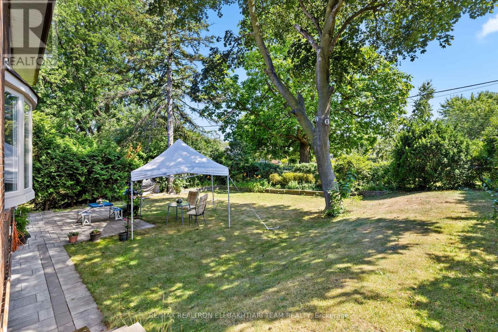 1 Donmac Drive, Toronto, Ontario  M3B 1N4 - Photo 4 - C12592224