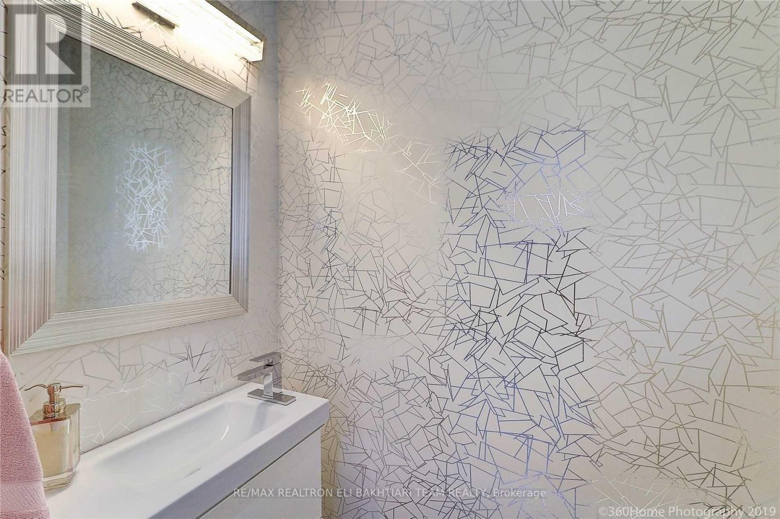 1 Donmac Drive, Toronto, Ontario  M3B 1N4 - Photo 28 - C12592224