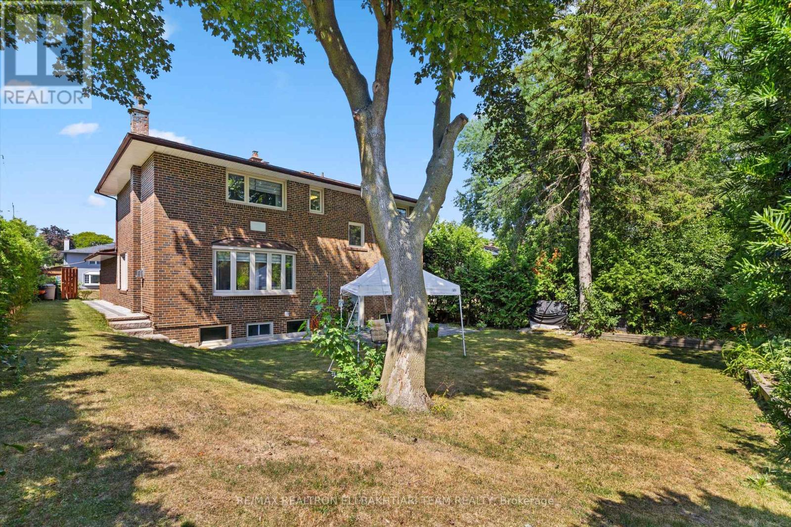 1 Donmac Drive, Toronto, Ontario  M3B 1N4 - Photo 6 - C12592224