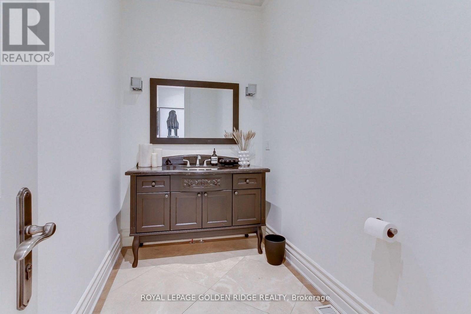 99 Bannockburn Avenue, Toronto, Ontario  M5M 2M9 - Photo 11 - C12592506