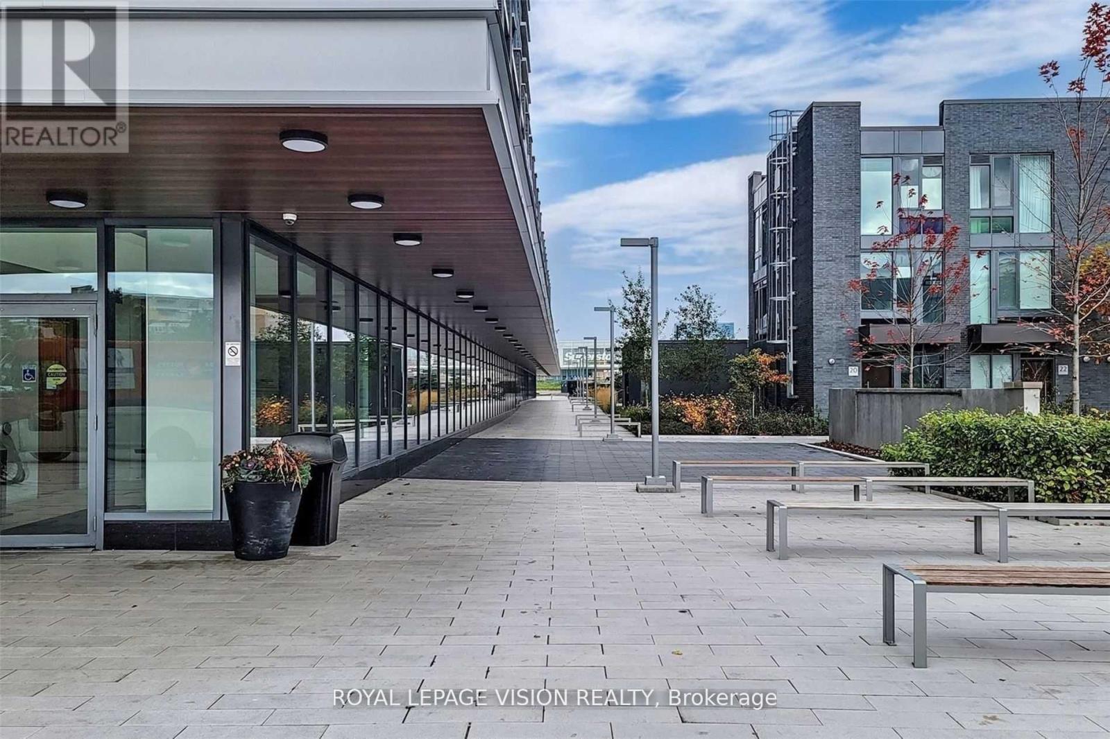 402 - 6 Sonic Way, Toronto, Ontario  M3C 0P2 - Photo 5 - C12592436