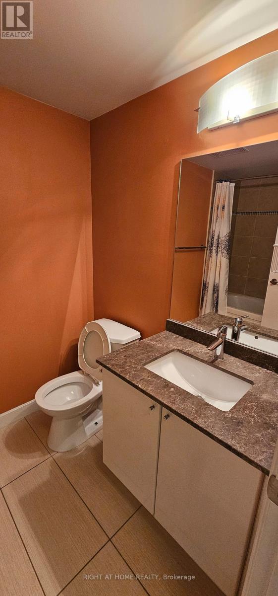 1109 - 18 Harbour Street, Toronto, Ontario  M5J 2Z6 - Photo 11 - C12592604