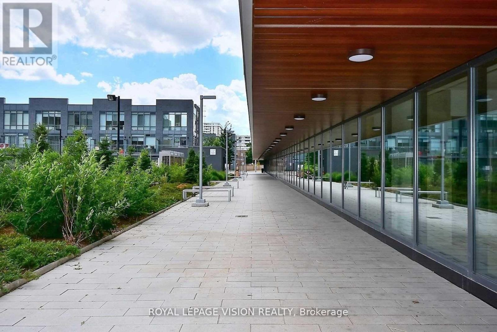 402 - 6 Sonic Way, Toronto, Ontario  M3C 0P2 - Photo 16 - C12592436