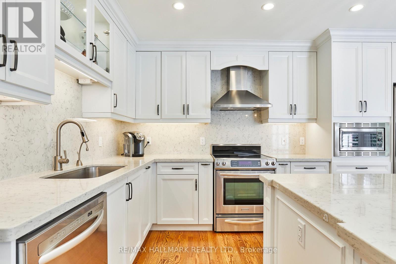 106 Kimbark Boulevard, Toronto, Ontario  M5N 2Y2 - Photo 10 - C12592318