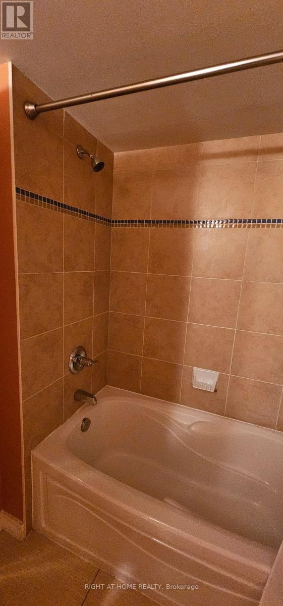 1109 - 18 Harbour Street, Toronto, Ontario  M5J 2Z6 - Photo 13 - C12592604