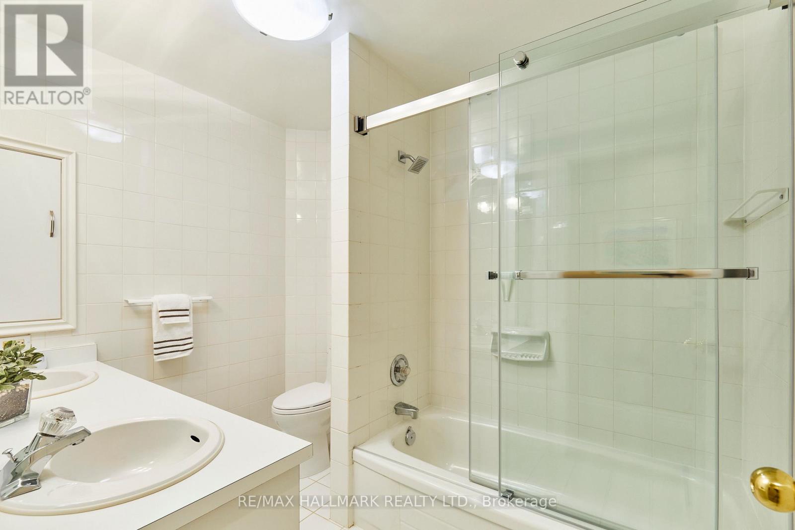 106 Kimbark Boulevard, Toronto, Ontario  M5N 2Y2 - Photo 33 - C12592318