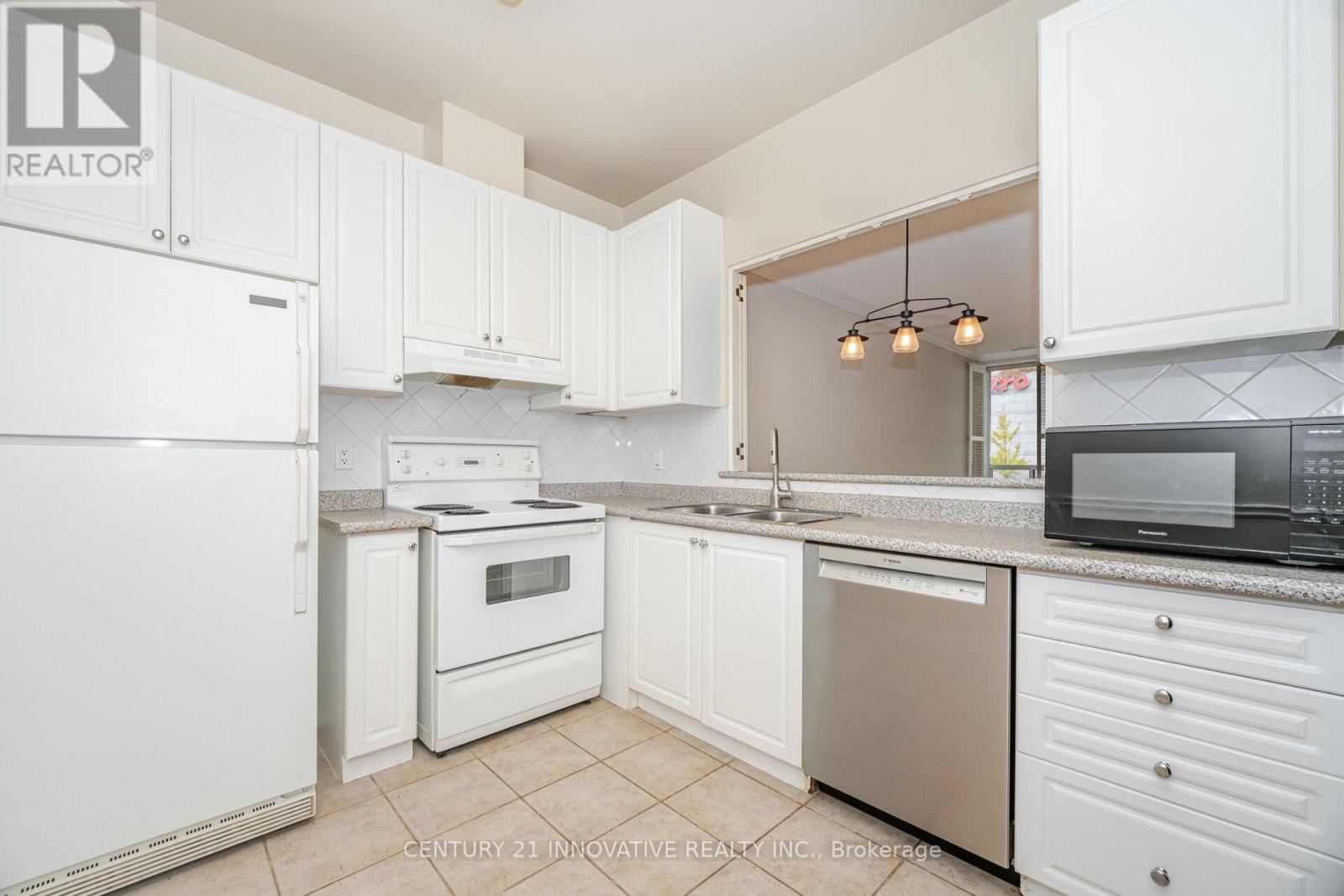 17 - 88 Grandview Way, Toronto, Ontario  M2N 6V6 - Photo 9 - C12592390