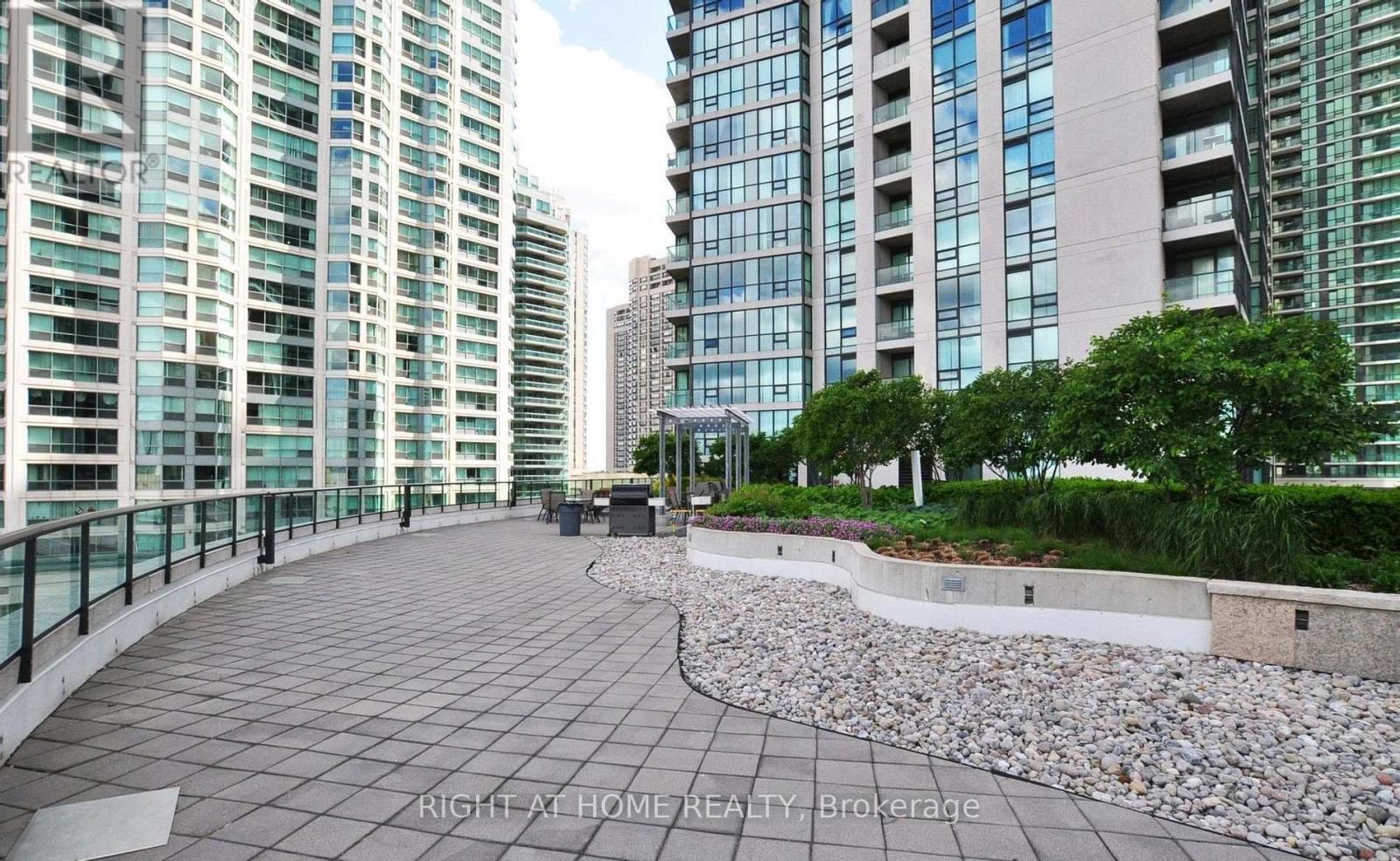 1109 - 18 Harbour Street, Toronto, Ontario  M5J 2Z6 - Photo 37 - C12592604