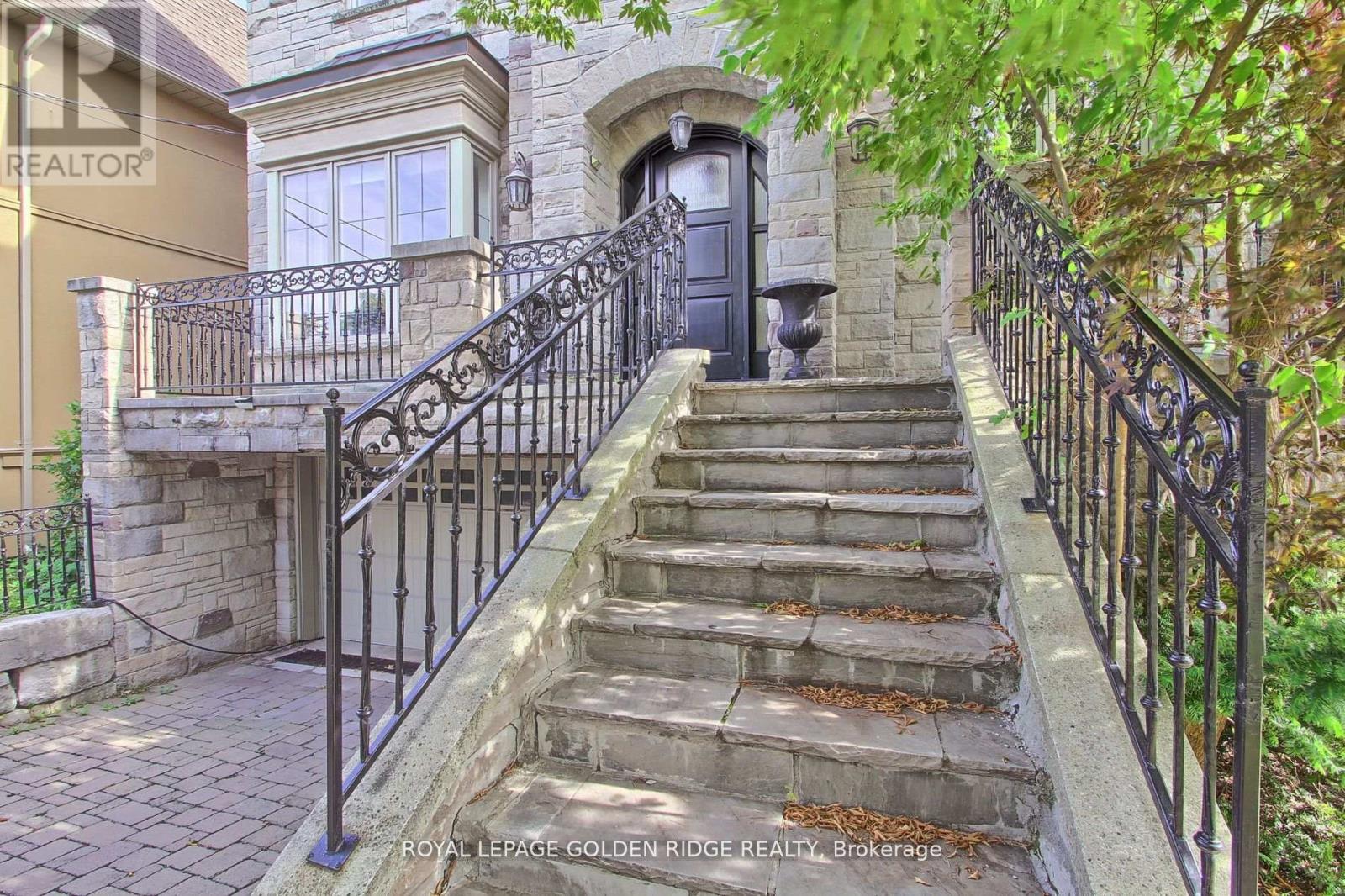 99 Bannockburn Avenue, Toronto, Ontario  M5M 2M9 - Photo 3 - C12592506