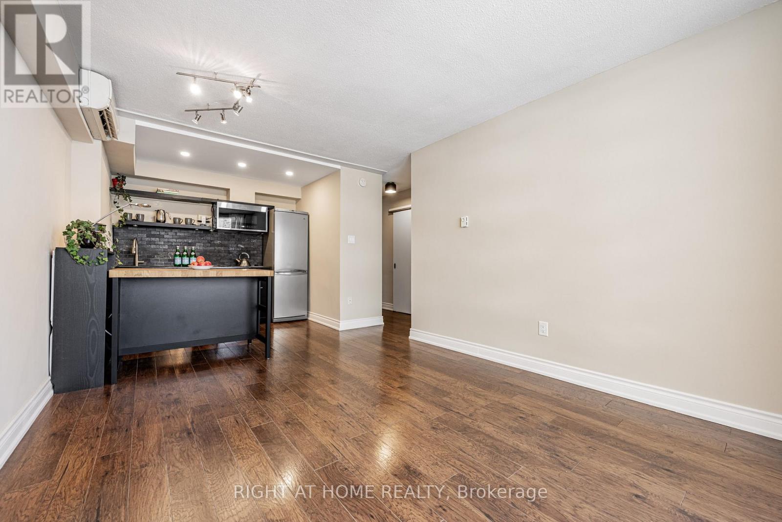 2109 - 30 Gloucester Street, Toronto, Ontario  M4Y 1L8 - Photo 5 - C12592354