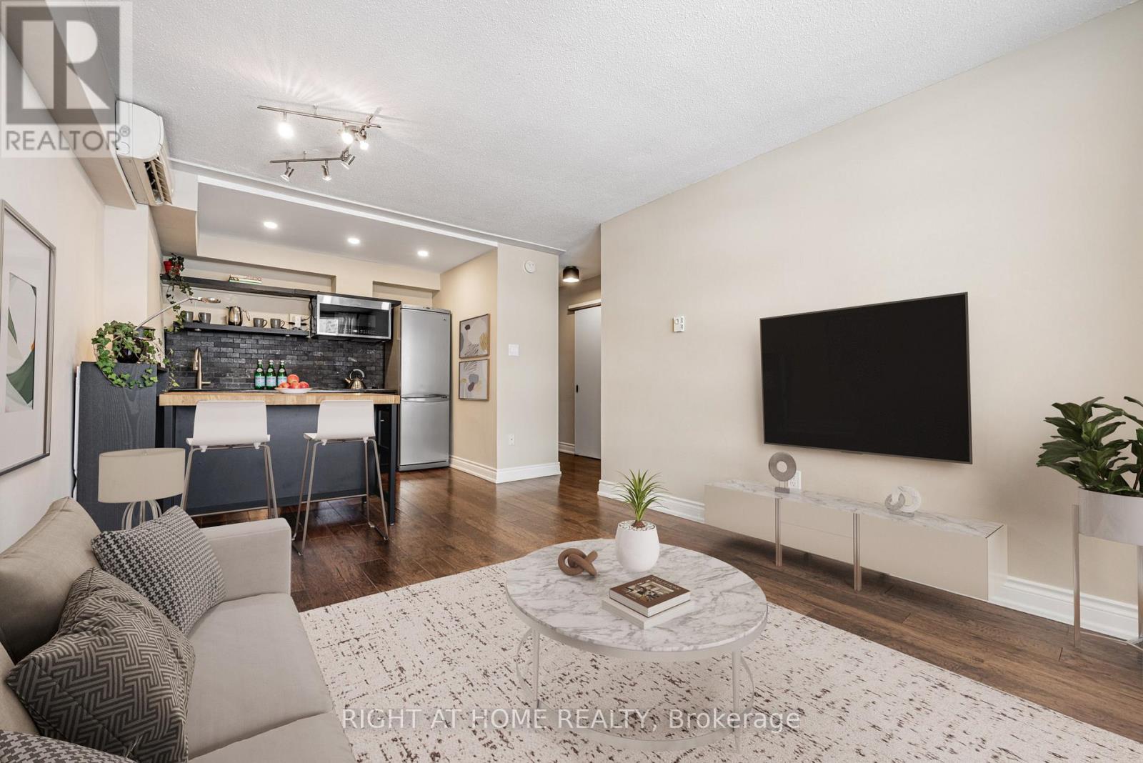 2109 - 30 Gloucester Street, Toronto, Ontario  M4Y 1L8 - Photo 4 - C12592354