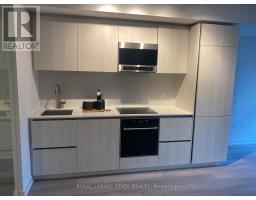 312 - 110 BROADWAY AVENUE