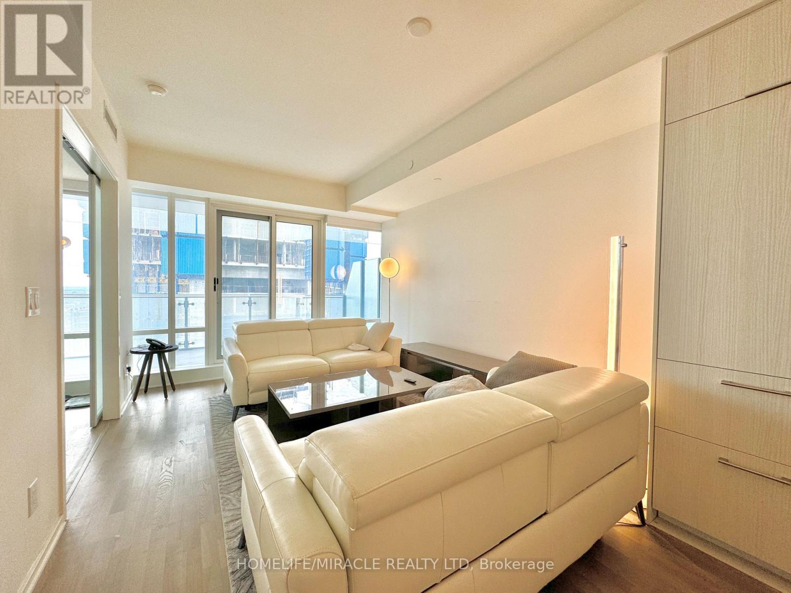 6307 - 1 Bloor Street, Toronto, Ontario  M4W 0A8 - Photo 2 - C12592448