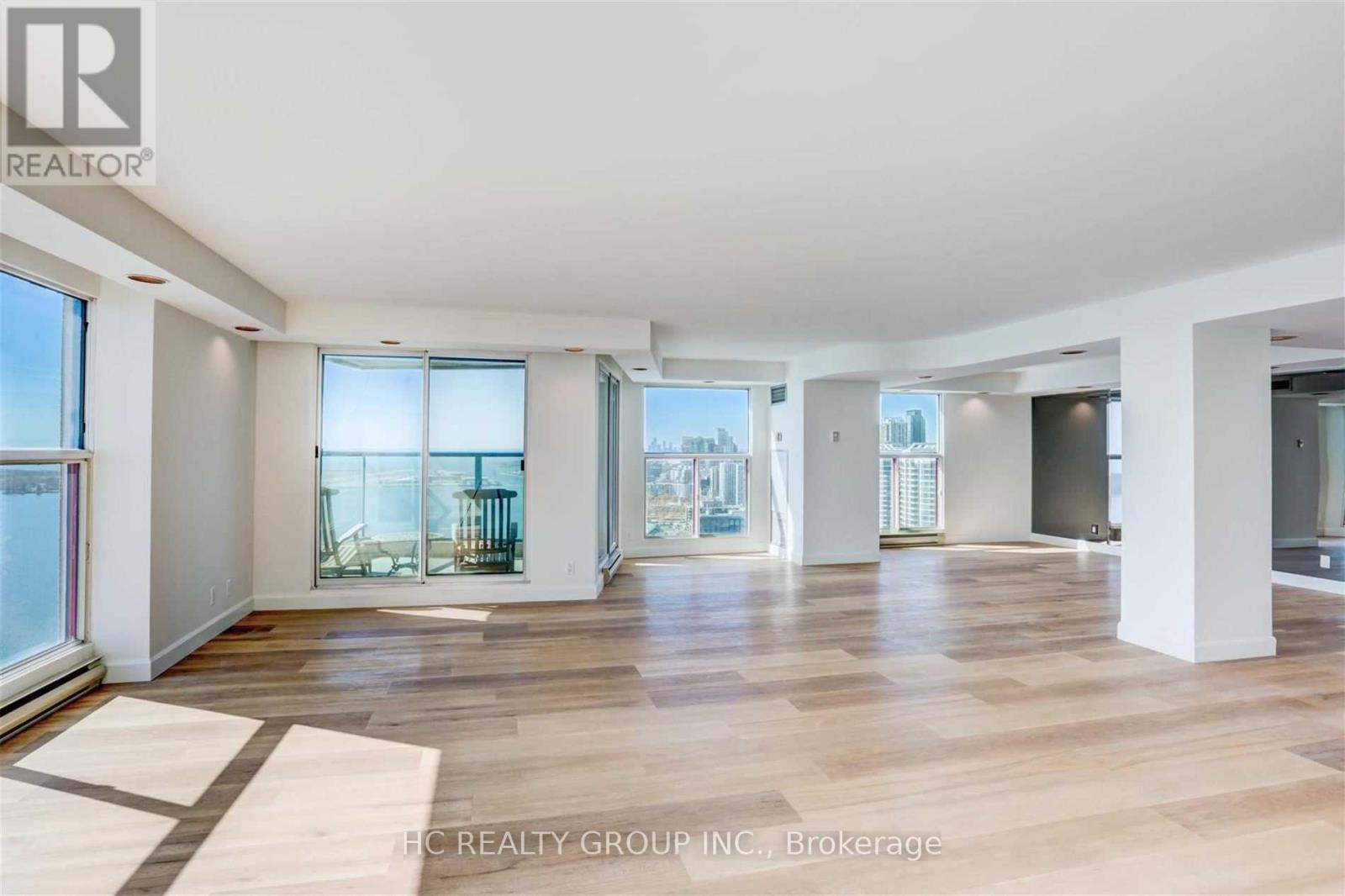 3008 - 99 Harbour Square, Toronto, Ontario  M5J 2H2 - Photo 3 - C12592422