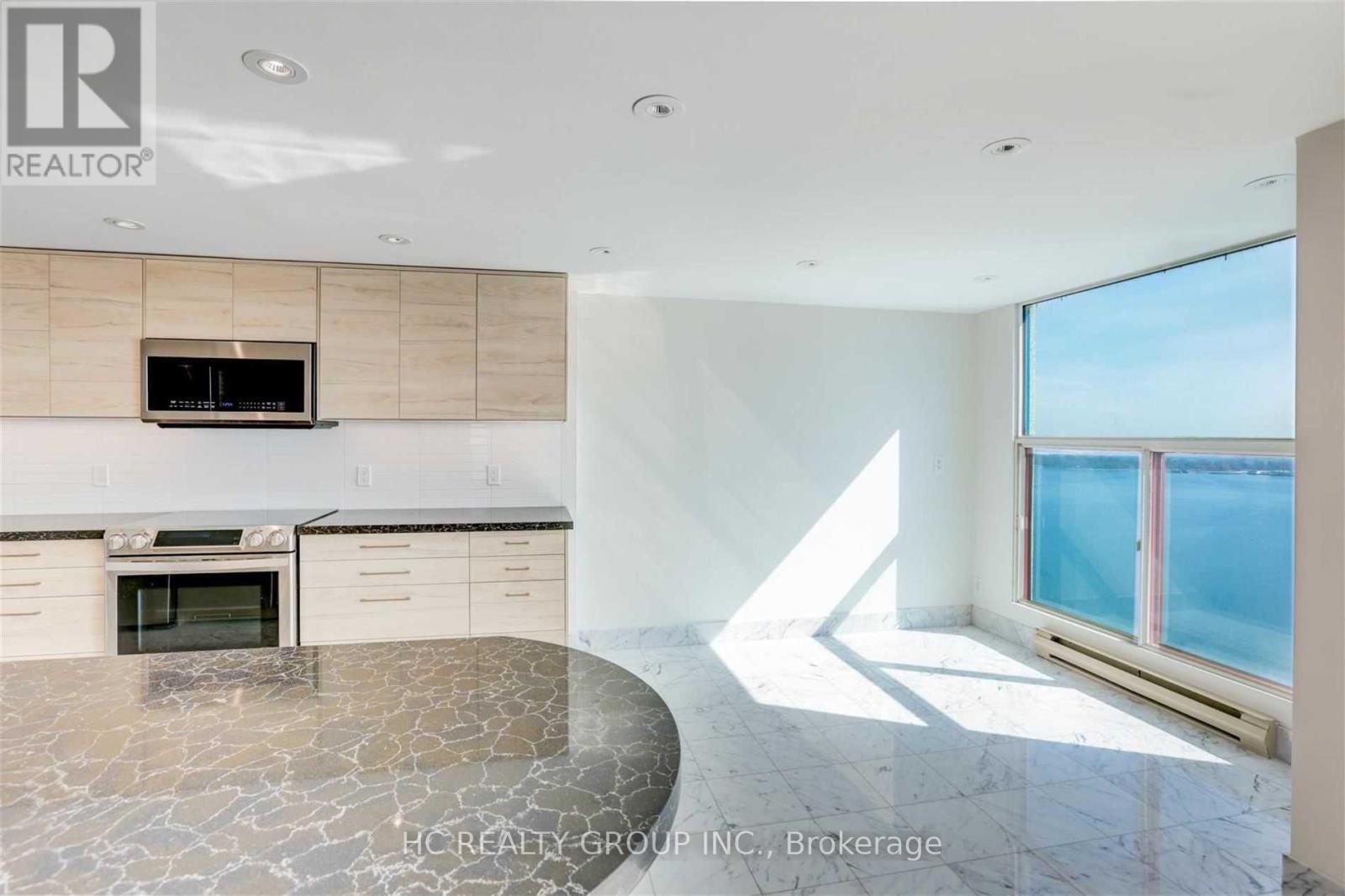 3008 - 99 Harbour Square, Toronto, Ontario  M5J 2H2 - Photo 4 - C12592422