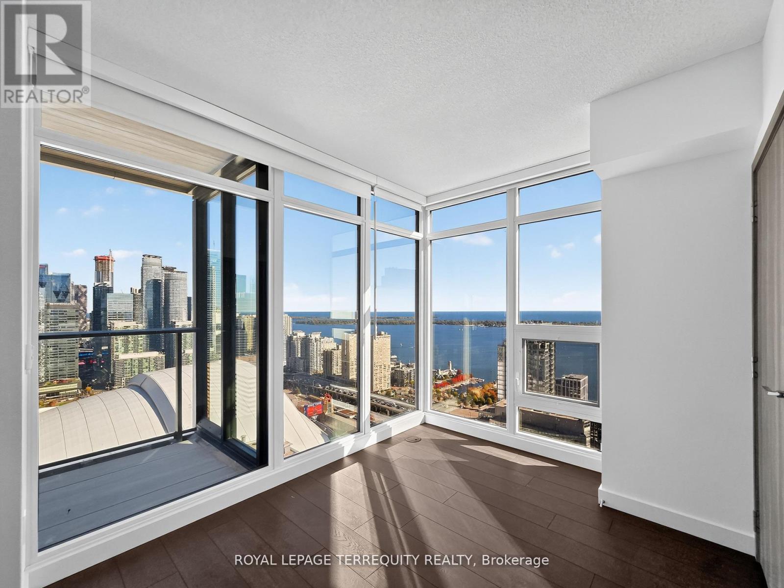 4505a - 1 Concord Cityplace Way, Toronto, Ontario  M5V 0X3 - Photo 6 - C12592574