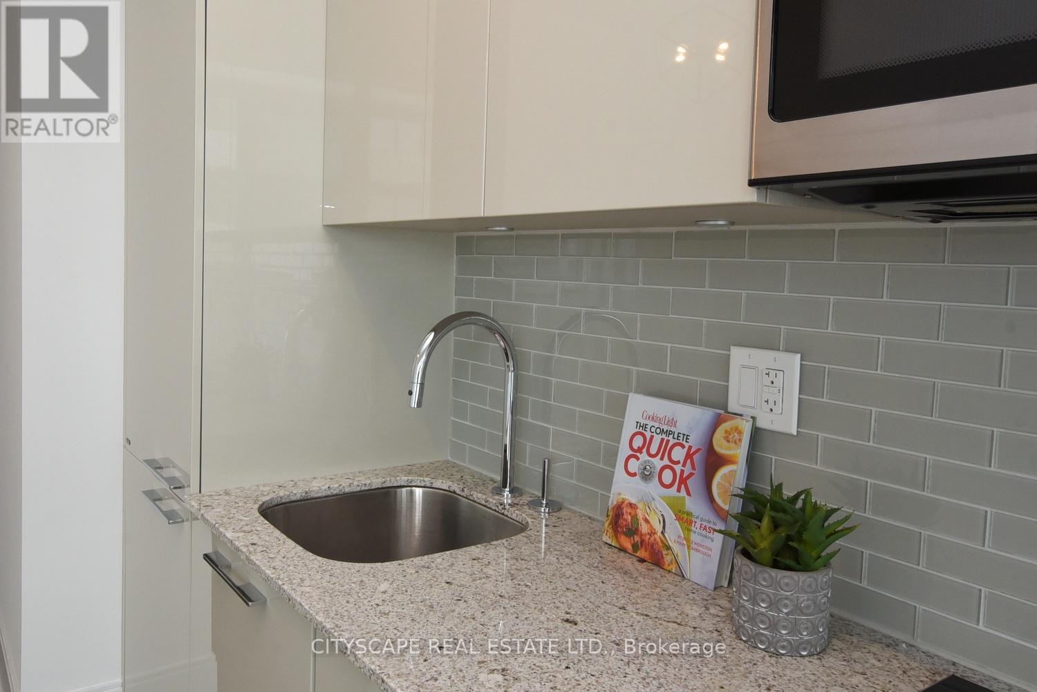 50 Charles Street N, Toronto, Ontario  M4Y 1T1 - Photo 8 - C12592666