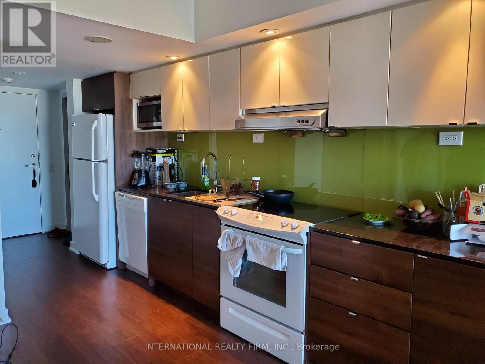 1605 - 121 Mcmahon Drive, Toronto, Ontario  M2K 1C2 - Photo 2 - C12592670