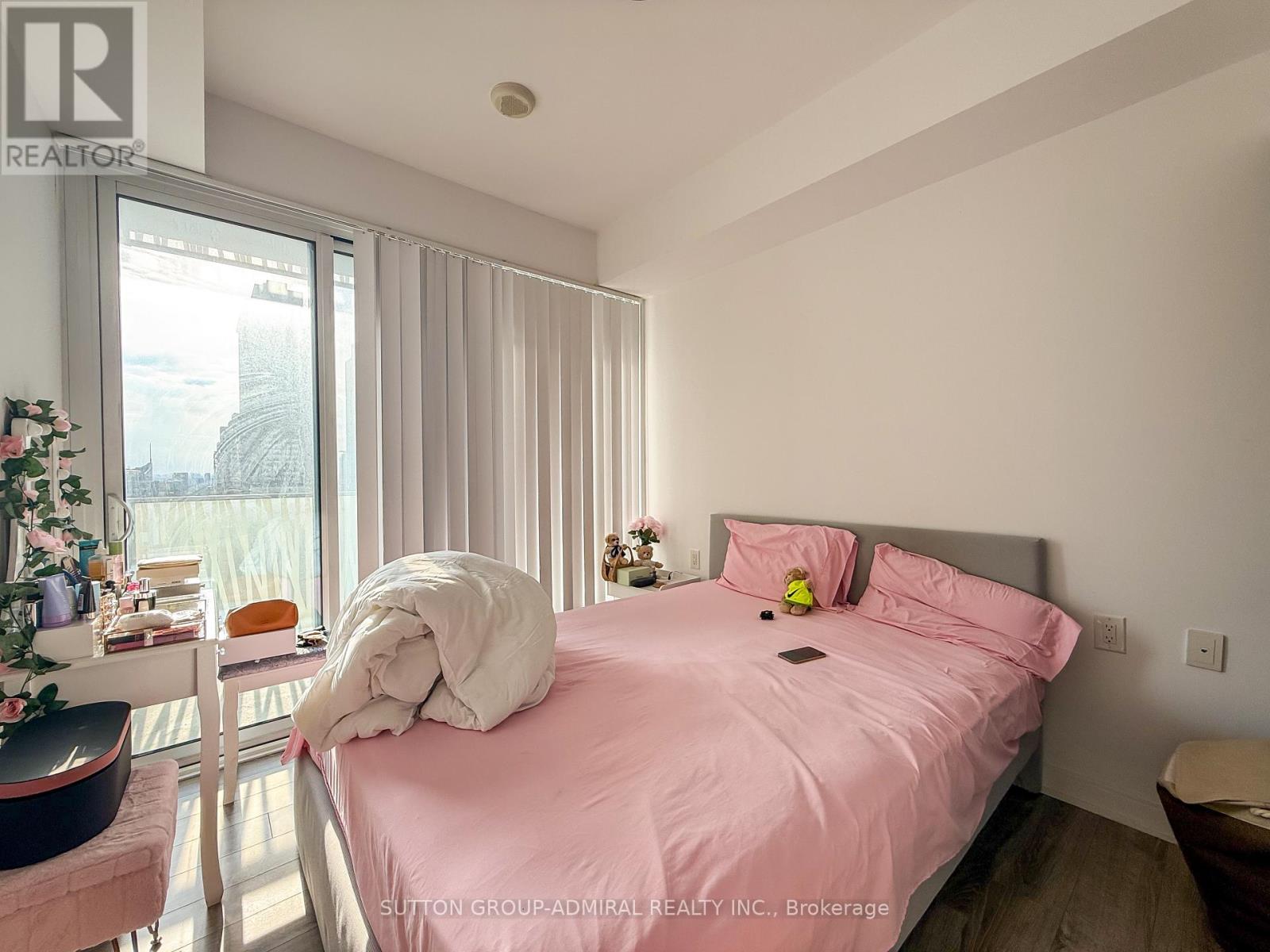 2204 - 42 Charles Street E, Toronto, Ontario  M4Y 1T4 - Photo 3 - C12592814