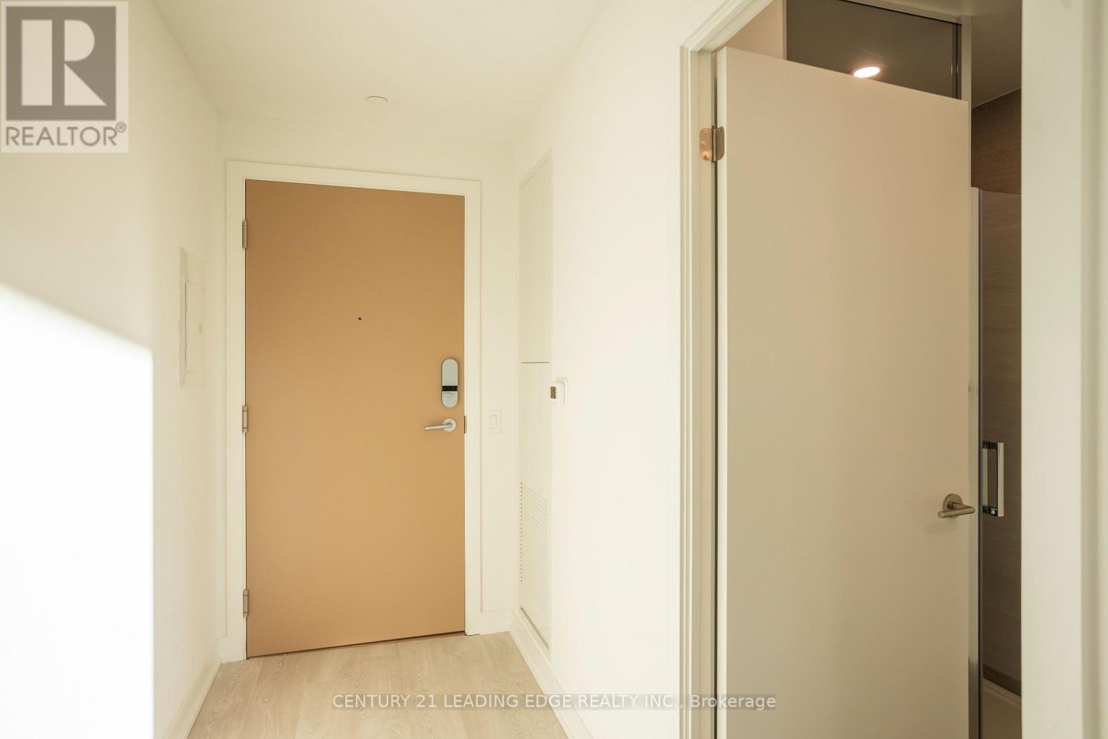 615 - 1 Quarrington Lane, Toronto (Banbury-Don Mills), Ontario  M3C 0S4 - Photo 2 - C12592578