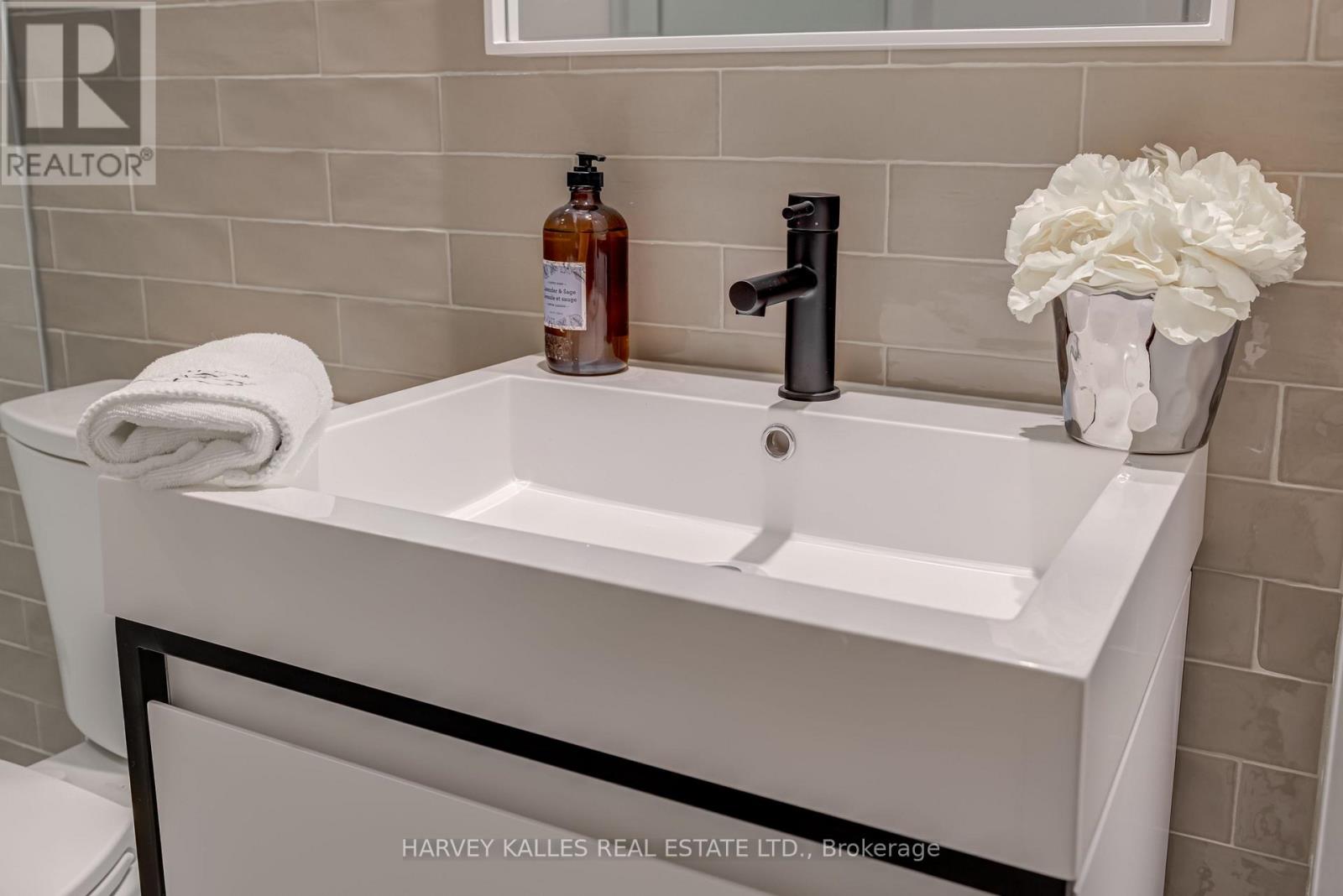 541 - 150 Logan Avenue, Toronto, Ontario  M4M 0E4 - Photo 14 - E12438338